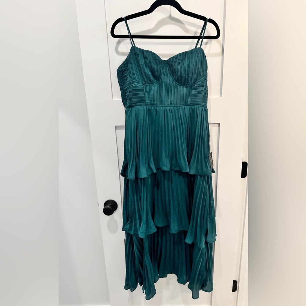 NWT- Cascading Crush Emerald Tiered Bustier Midi Dress Green - Size L - Picture 5 of 7